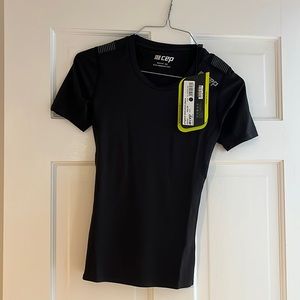 New CEP wing tech short sleeve compression shirt-smoke free home